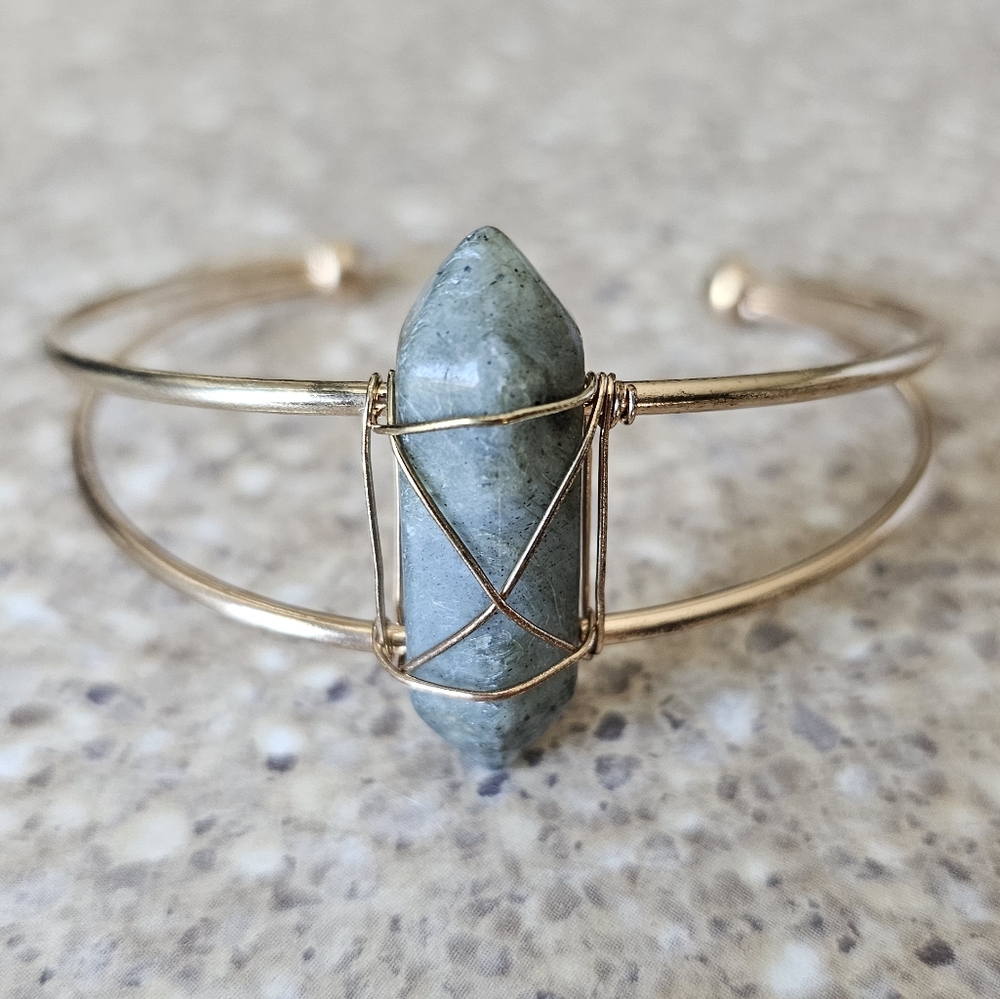Wire-Wrapped Crystal Point Cuff Bracelet – Adjustable Gold Bangle – Boho Gemston
